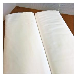 ●吸湿冷感加工生地/T/Cブロード生地とコットンスケア生地に吸湿冷感加工を施しました/清潔感のあるオフ白の生地です