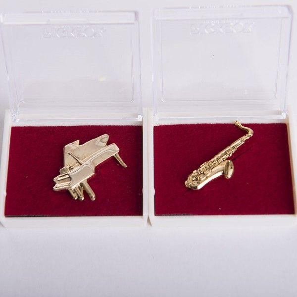 日本製楽器ブローチ ピアノ テナーサックス