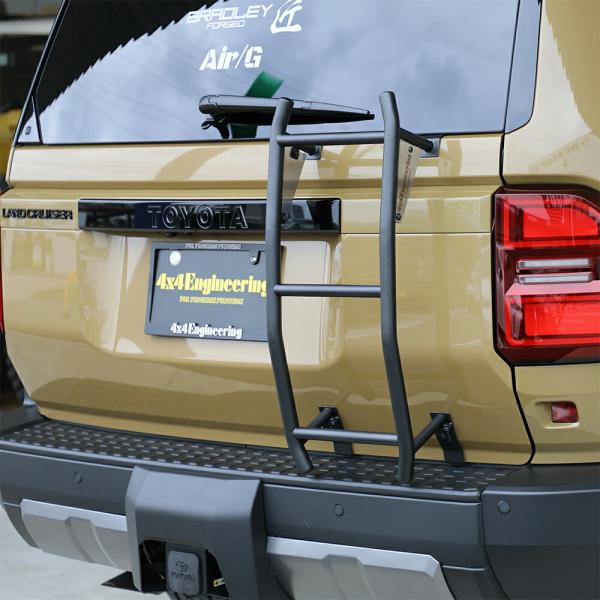 4x4エンジニアリング リアラダー SUS304ステンレス 艶消しブラック ランドクルーザー250 ...