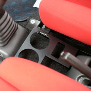 ジムニー用 JA11〜JB23 アピオ 「ドライバー用フットレスト MT車用