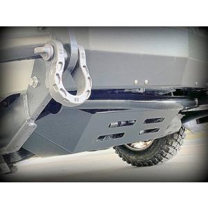 デリカ D:5 リアバンパーガード 新型用バックアーマー/タンク