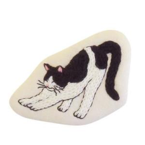 オリムパス　フランス刺しゅうキット　二ャンコとおでかけ　ブローチ　伸びするニャンコ　9070