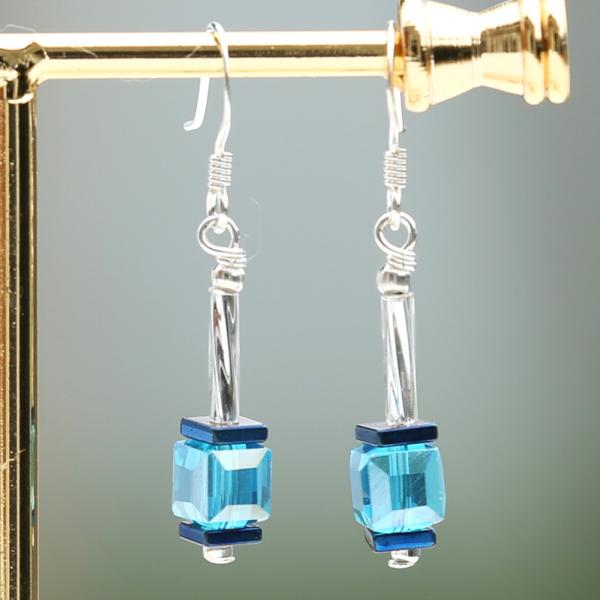 アランベイ　グラスツイスト　ピアス　ブルー＆ピンク