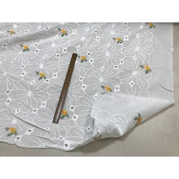 コットン　レース　穴あき　オフホワイト　ローン地　大きな花　ピンクとイエローの花刺繍　ブラウス　子供...