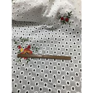 コットン　レース　穴あき　オフホワイト　ローン地　赤い花柄　ブラウス　子供用ワンピース　夏ふとんカバ...