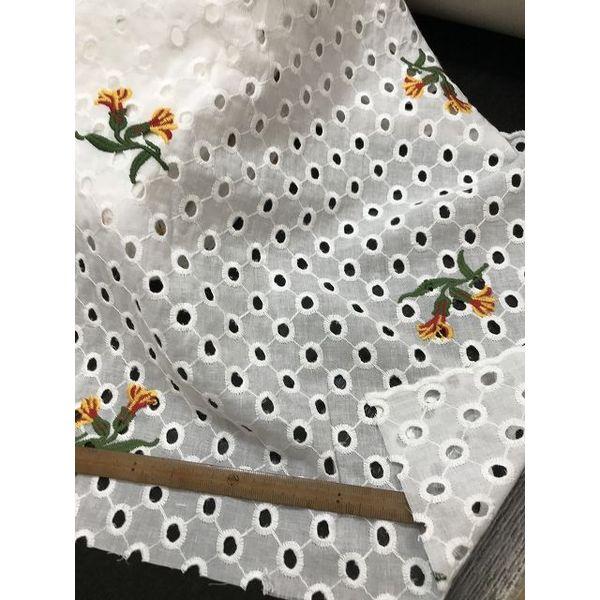 コットン　レース　穴あき　オフホワイト　ローン地　イエローｘレッド花柄　ブラウス　子供用ワンピース　...