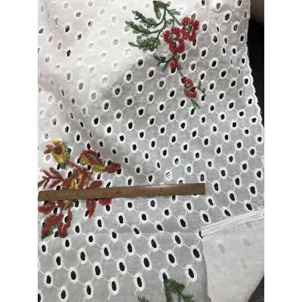 コットン　レース　穴あき　オフホワイト　ローン地　レッドｘグリーンｘイエロー花柄刺繍　ブラウス　子供...