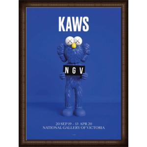 KAWS BFF BLUE NGV（カウズ） 額装品 ウッドハイグレードフレーム｜aziz