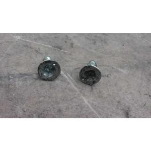 ライブディオS　AF34-3429xxx　の　キーシリンダー　のネジ *1394159809　中古