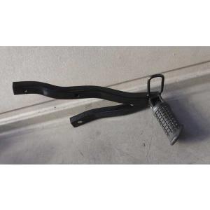 GSX-R250J　GJ72A-117xxx　の　ステップ　右  *1481165041　中古