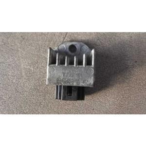 マグナ50　AC13-1020xxx　の　レギュレター *1485308130　中古