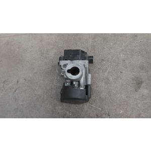カブFI　AA01-1750xxx　の　スロットルボディ *1554429019　中古