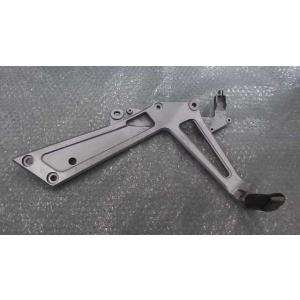 VT250 スパーダ　MC20-1008xxx　の　タンデムステップ　左 *1594867234　中...