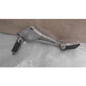 VT250FN ゼルビス　MC25-1001xxx　の　ステップ　左　 *1603248689　中古