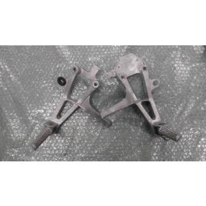 CBR250R　MC19-1053xxx　の　タンデムステップ　左右 *1608602955　中古