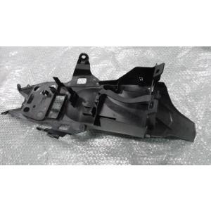 YZF-R25　RG10J-020xxx　の　テールカウル下 *1612318127　中古