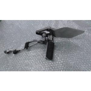 CB-1　NC27-1005xxx　の　ステップ　左　傷 *1631072452　中古