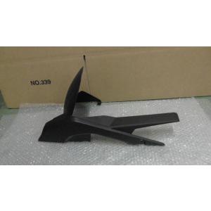 GSX-R150　MH8DL23ANMJ152xxx　の　チェーンカバー *1648192513　中...