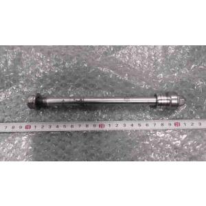 カブ50　AA04-1003xxx　の　フロントアクスルシャフト *1669942985　中古