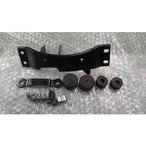 ニンジャ 250R　EX250K　の　タンク　ステー　ブッシュ *1680744126　中古
