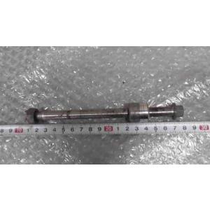 カブ50　C50-8071xxx　の　フロントアクスルシャフト *1690422244　中古