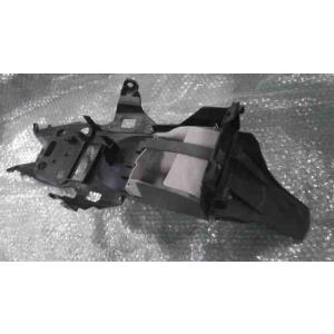 YZF-R25　RG10J-008xxx　の　リアインナーフェンダー *1700530304　中古