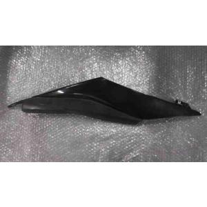 YZF-R25　RG10J-008xxx　の　テールカウル　右　爪折れ *1700530341　中古