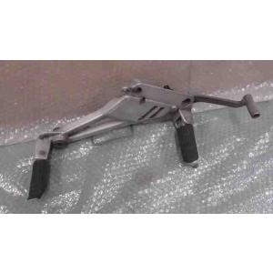 VT250FN ゼルビス　MC25-1006xxx　の　ステップ　右 *1713834962　中古