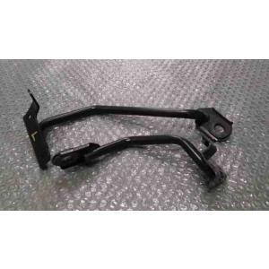 ジクサーSF250　ED22B-107xxx　の　サイドカウルステー *1724722941　中古