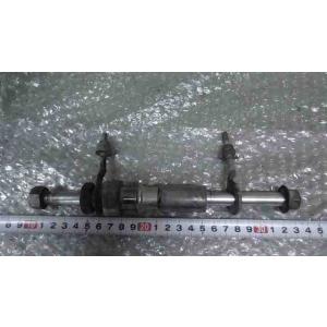 YB50　UA05J-011xxx　の　リア　アクスルシャフト *1743564975　中古
