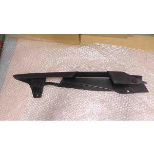 CBF125R　LALPJJN55M3201xxx　の　チェーンカバー *1743735909　中古
