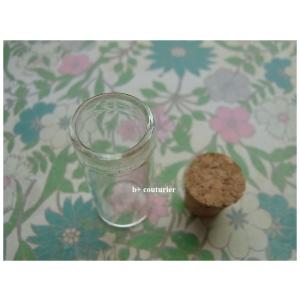 小瓶 ガラス 16mm×34mm ストレートタ...の詳細画像1