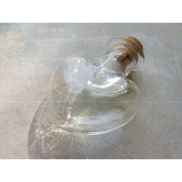 小瓶 ガラス　ハート型　25mm×21mm　2個