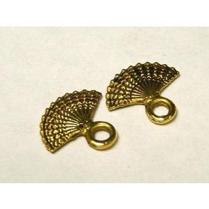 チャーム 扇子 金古美 約12×13mm 10個...の商品画像