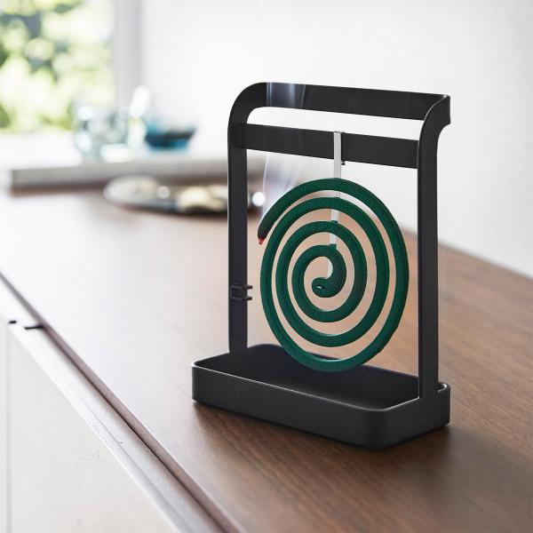 蚊取り線香入れ 山崎実業 正規品 tower タワー 蚊取り線香ハンガー 蚊遣り 蚊やり器  ブラッ...