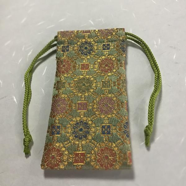 #580G 寸珍御守袋 金襴 黄緑紐