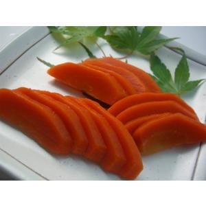 創業９０年　老舗の漬物店の自家製炒りぬかにんじん漬け二分の一