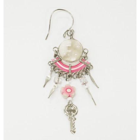 手作りピアス 「ピンクキー」