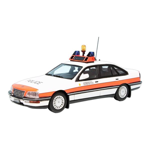 Opelオペル Senator B 3.0i 1990 D/CH Milit?rpolizei 15...