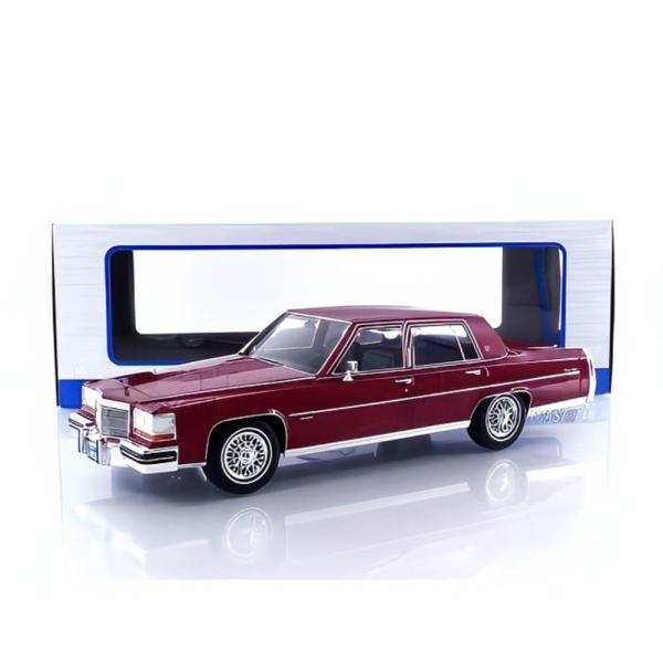 CADILLAC Fleetwood Brougham 1982/ MCG 1/18 ミニカー