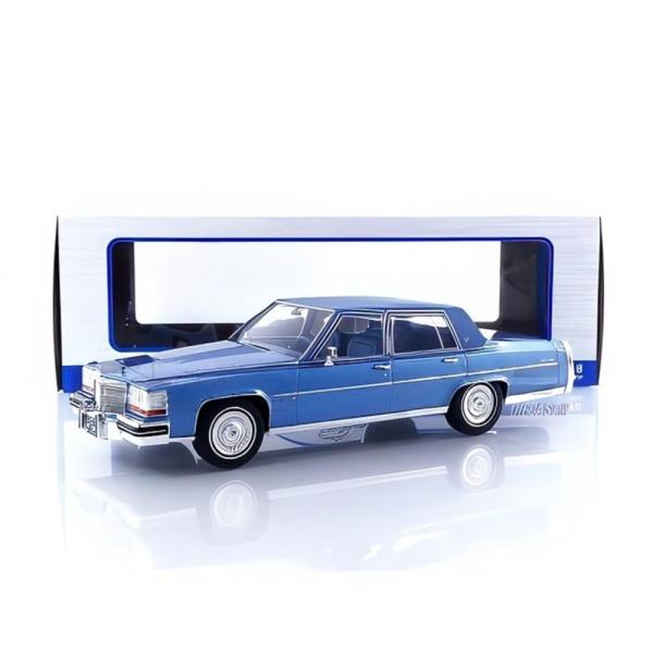 CADILLAC Fleetwood Brougham 1982/ MCG 1/18 ミニカー