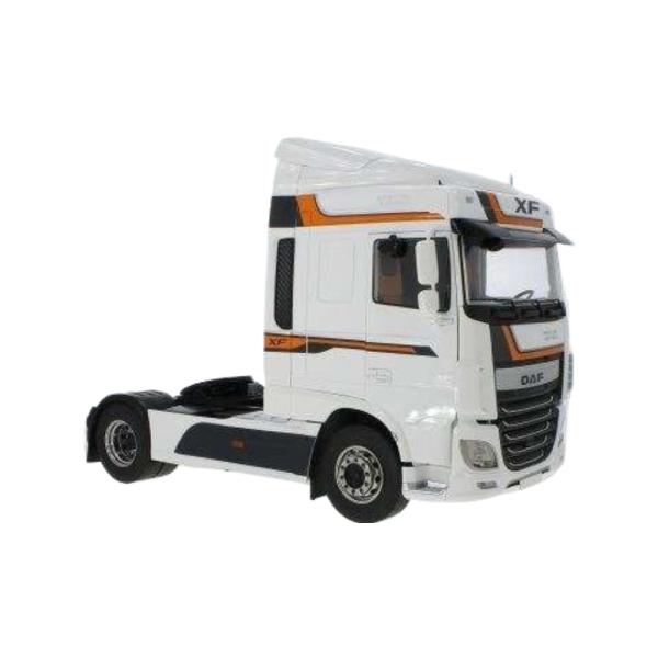 DAF XF Space Cab 2016 white トラック / Premium ClassiX...