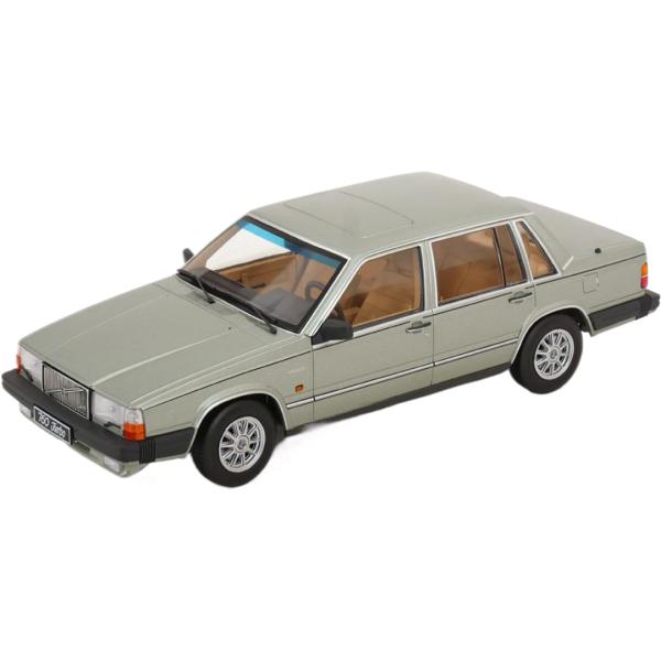Volvoボルボ 760 1985 ライトグリーンメタリック / TRIPLE9 1/18 ミニカー