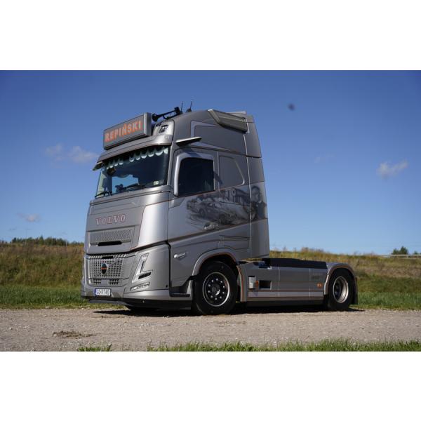 【予約】2026年発売予定 Repinski VOLVO FH AERO GLOBETROTTER ...