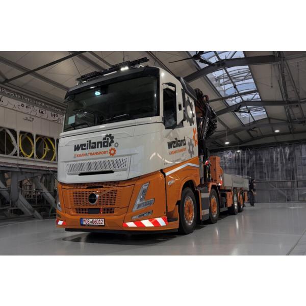 【予約】2027年発売予定 Weiland VOLVO FH AERO SLEEPER CAB 8X...