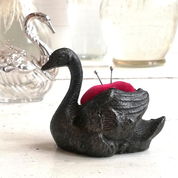 スワンのピンクッション