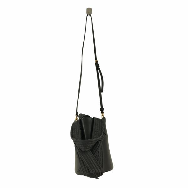 CHARLES &amp; KEITH(チャールズキース) Knotted Handle Bucket Ba...