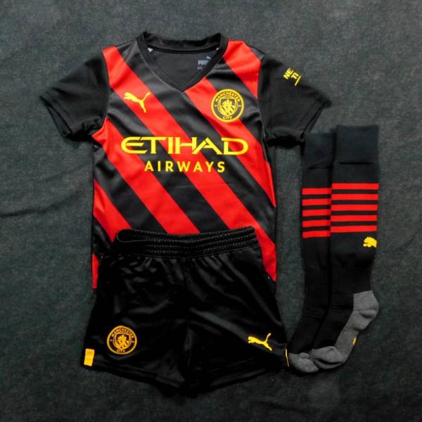 マンチェスターシティ　22　アウェイ　半袖　ミニキット/ジュニアユニフォーム・パンツ・ソックスセット...