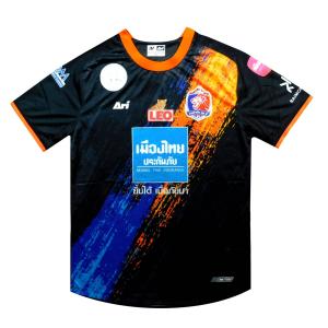 サッカーベトナム代表　ホームオーセンティックユニホーム&ゲームパンツ kmw64-16-machida.jpg