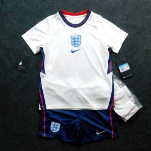 サッカーイングランド代表ユニフォームパンツ（スポーツ用品）の商品 